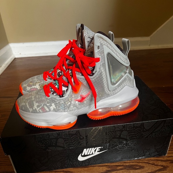 NIKE LEBRON  (19) XIX FAST FOOD BRIGHT CRIMSON DD0418 BOYS SIZE 3.5 - Picture 2 of 5